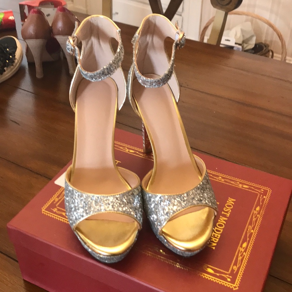 NWOT glitter & rhinestone sandals - Picture 5 of 6